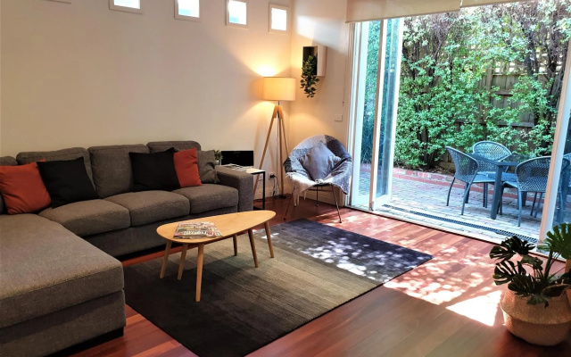 Healesville House - Magnolia House