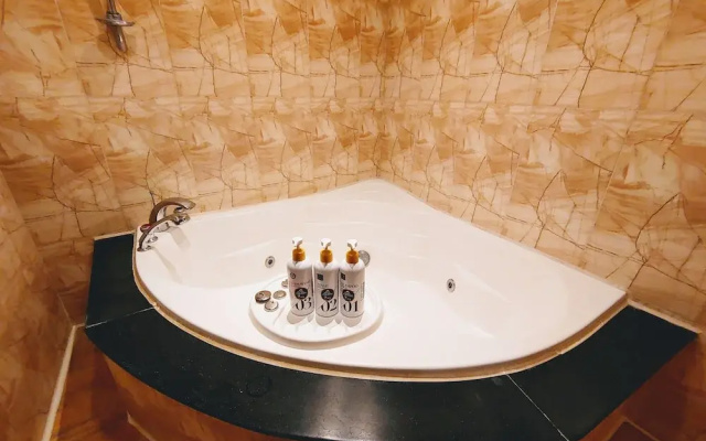 Hera Motel