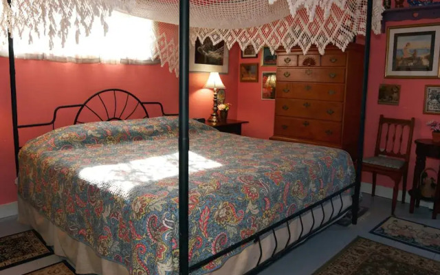 Simmons Homestead Inn