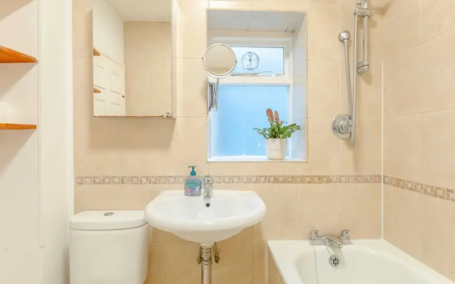 Serene & Stylish 1BD Flat - Tooting Bec!