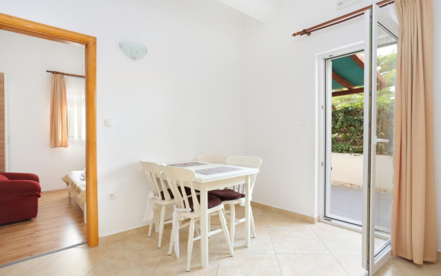 Apartment Lias - with restaurant: A1 Rogoznica, Riviera Sibenik