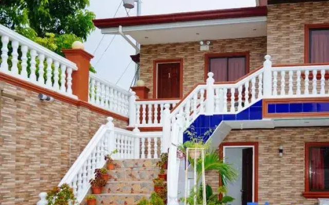RedDoorz Plus @ Billys Resort Oslob