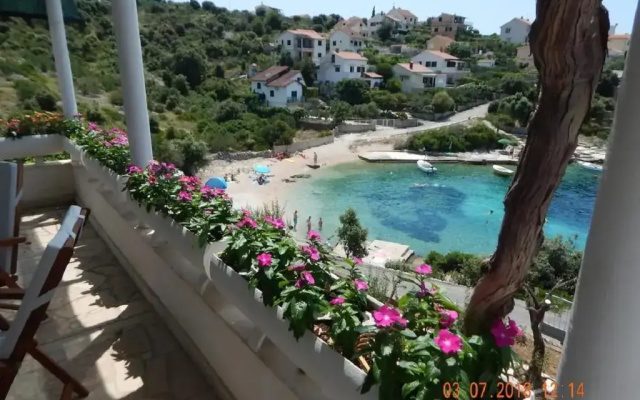 Apartment Miki - 25 m from the sea