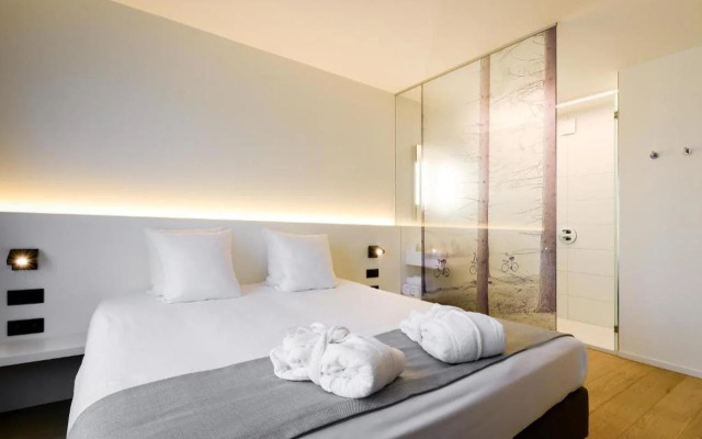 R hotel experiences