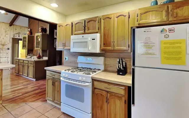 Indianhead Lodge by Ruidoso Vacation Rentals