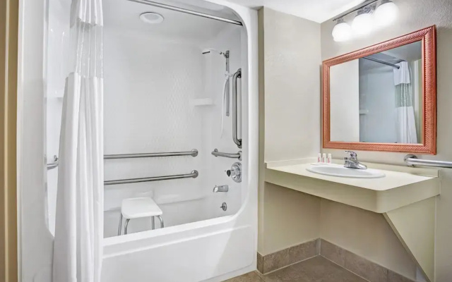 Travelodge Iowa City