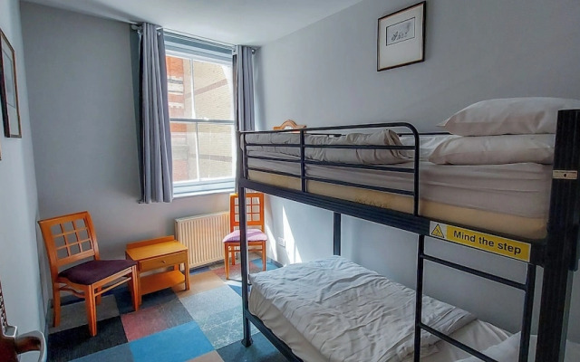 R S Hostels - leeds