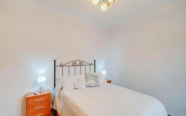 Snug holiday home in Villamartin with garden