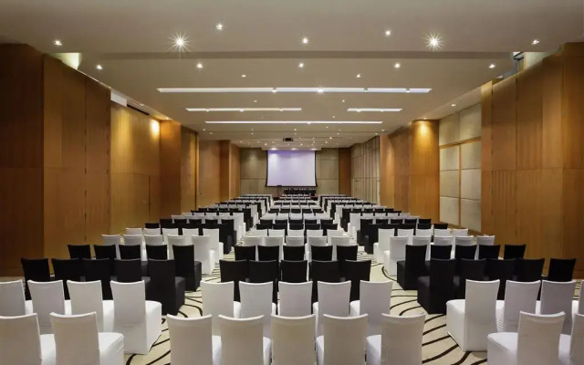 Novotel Kolkata Hotel & Residences Hotel