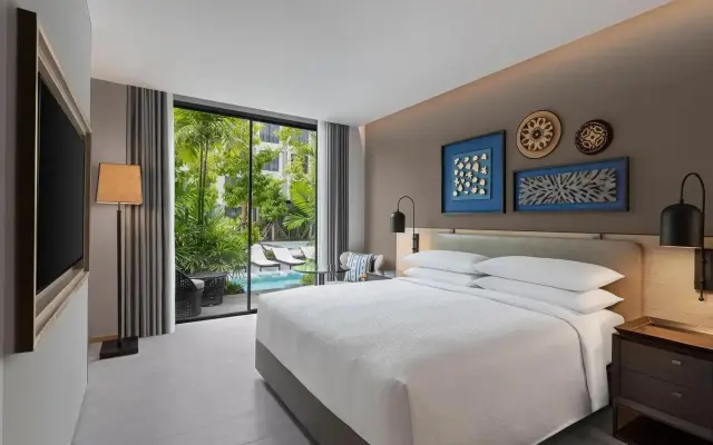 Four Points by Sheraton Phuket Patong Beach Resort