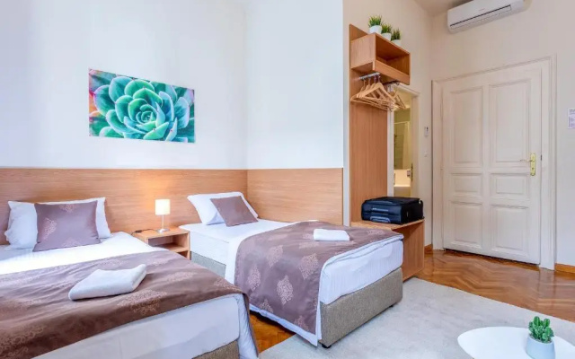 Booking En Suite
