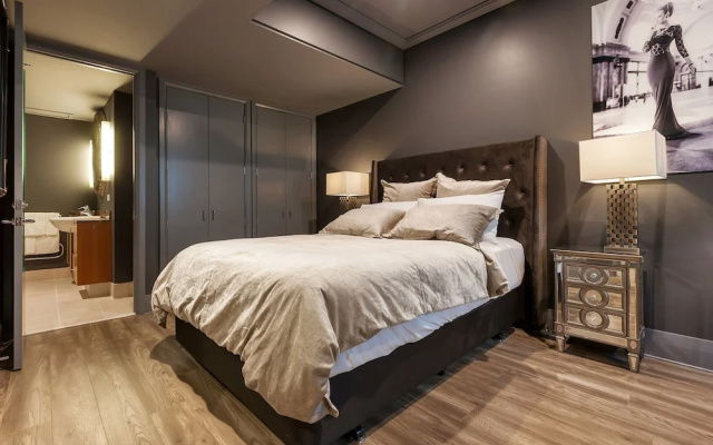 Luxurious Viaduct Harbour Apartment