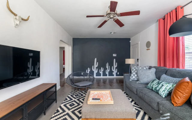 Cozy 2BR Home in Central Phoenix by WanderJaunt