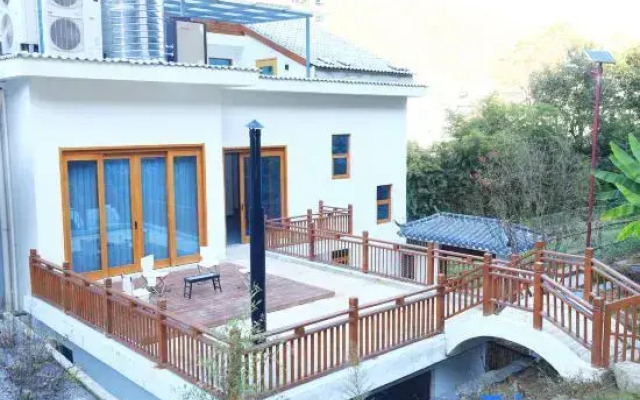 Shennongjia Langlang Mountain Parent Child Homestay