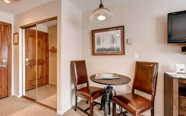 Ski In, Ski Out Studio Condo in the Heart of Lionshead Village with Hot Tubs and Pool