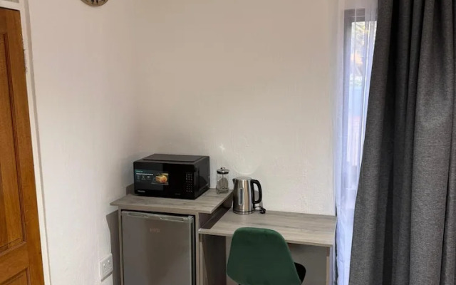 Boutique Hotel-Style Room In Ferndale-A1