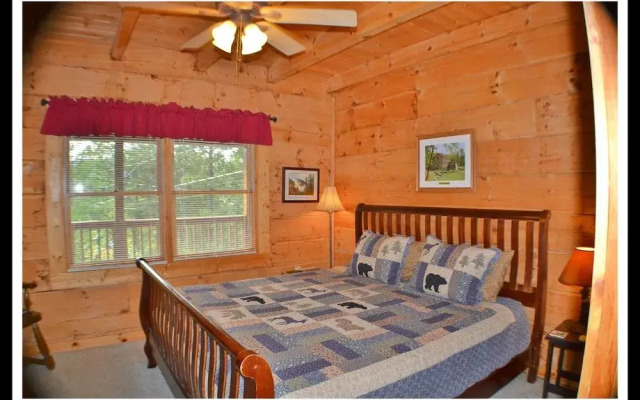 Eagles Point 3 Bedrooms 3 Bathrooms Cabin