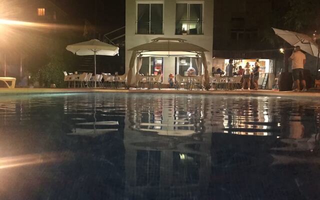 Hotel Sant Jordi вид на фасад