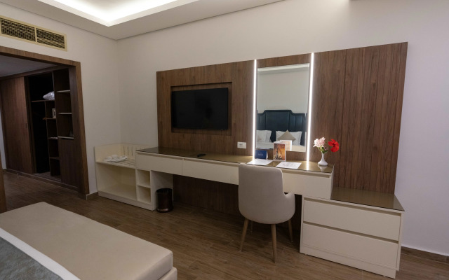Отель Parrotel Beach Resort