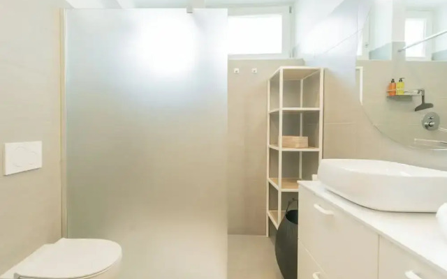 Central & White Apartment by Rent all Como