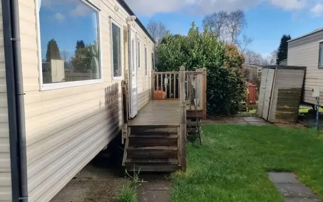 Lovely 3-bed Caravan in Foel, Welshpool