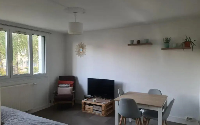 Private room in a shared apartment II