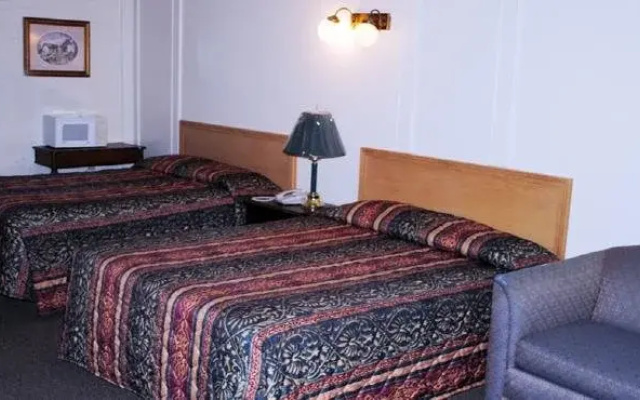 Lodge Motor Inn