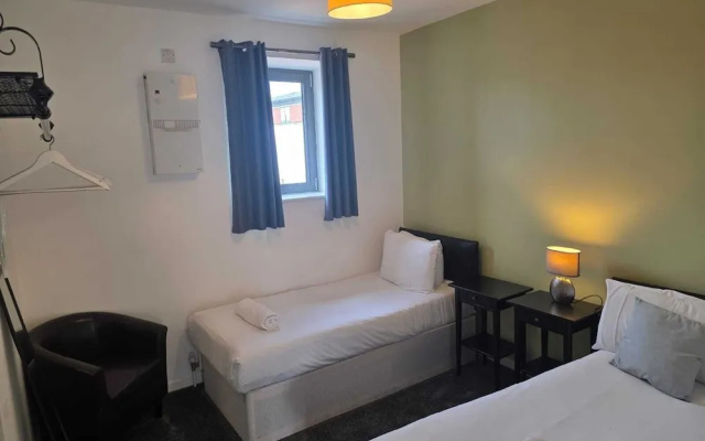 Two Bedroom Balcony Apartment Liverpool