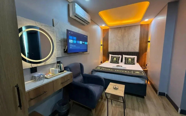 Dual Hotel