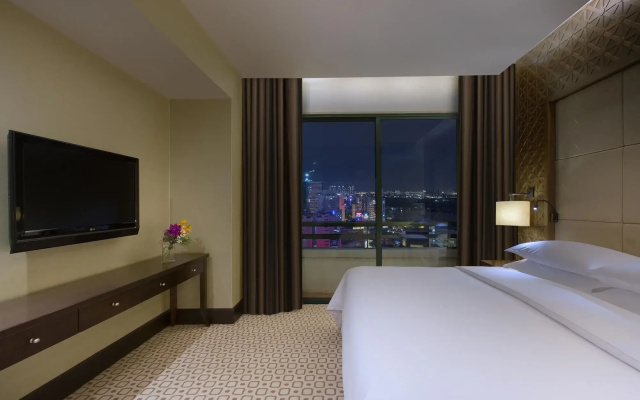 Sheraton Saigon Grand Opera Hotel