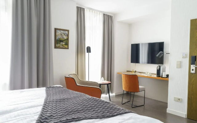 Tante ALMA’s Bonner Hotel