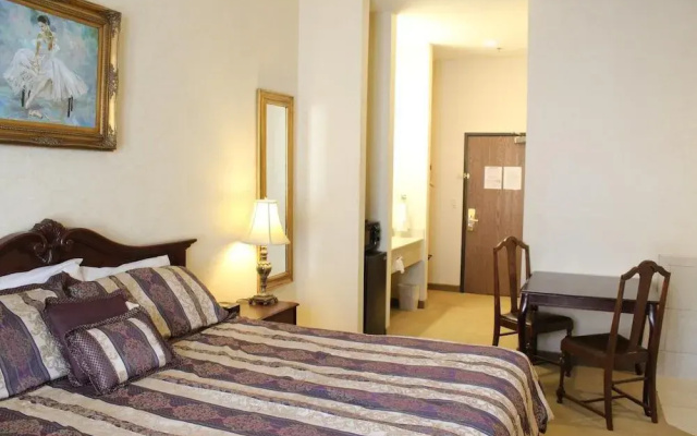 Silverland Inn and Suites