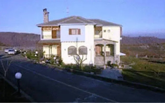 Dryades Guesthouse