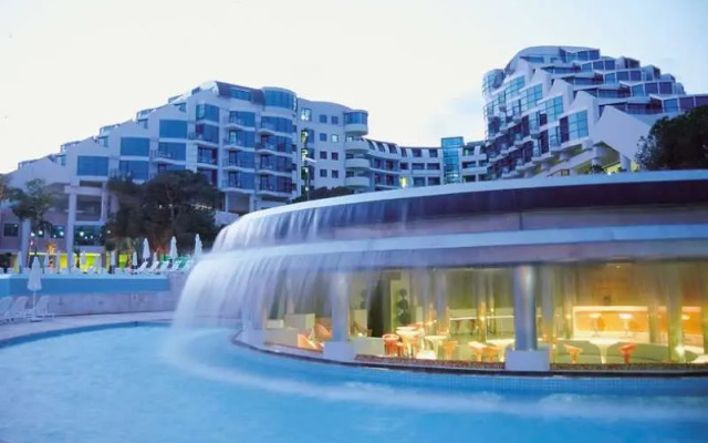 Отель Cornelia De Luxe Resort - All Inclusive бассейн