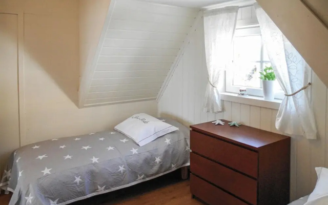 Beautiful Apartment in Steinsland With 4 Bedrooms and Wifi