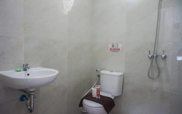RedDoorz near Araya Family Club House