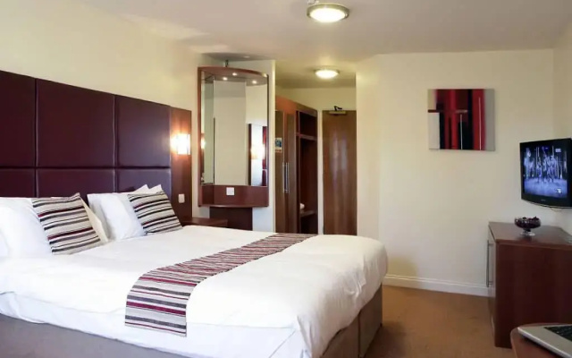 Mercure Swindon South Marston Hotel & Spa