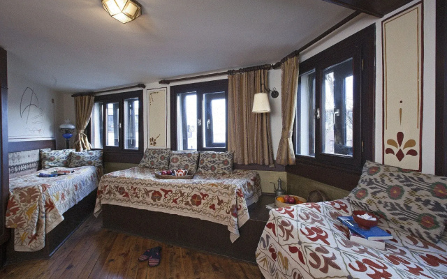 Hotel Empress Zoe