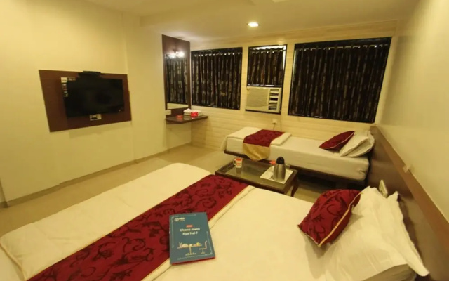 OYO 1370 Hotel Akash