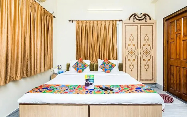 FabHotel Astoria House