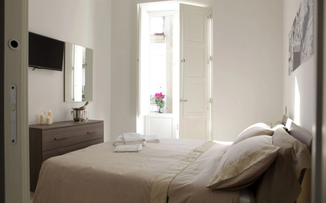 900 B&B