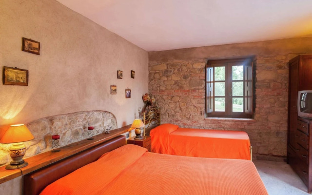 Farmhouse in Aulla With Private Pool