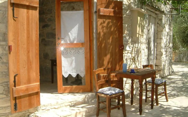 Elenis Cottage