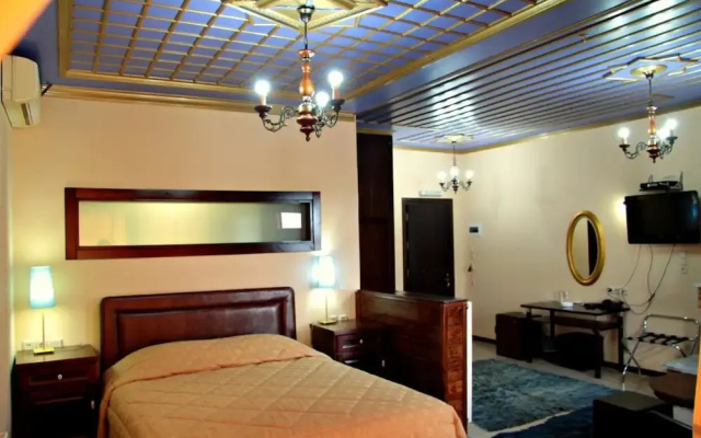 Taxiarches Hotel