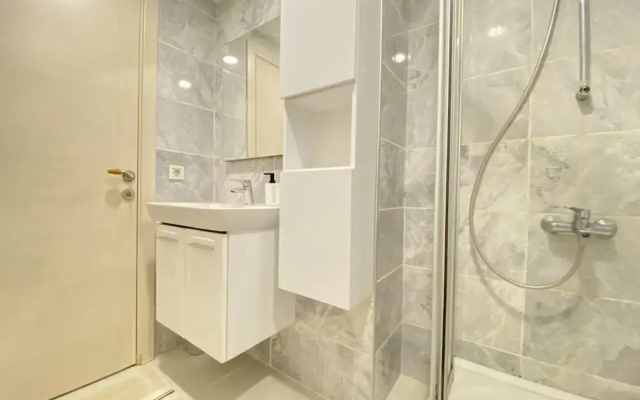 Missafir Modern Flat with Balcony on Bagdat Street