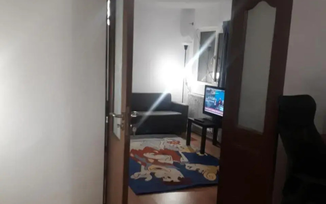 Tobyta nu primesc santieristi si petrecareti