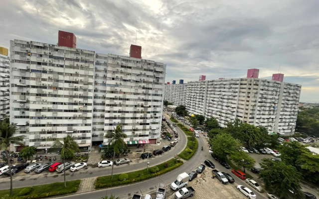 Deluxe at Popular Condo