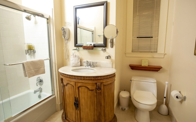 Washington Square Inn