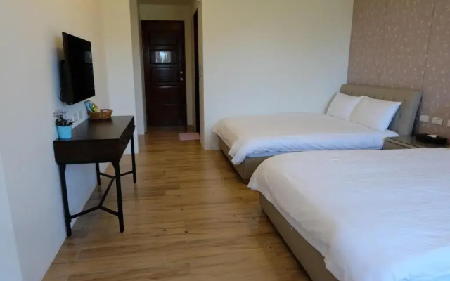 Moonlit Seaview Homestay