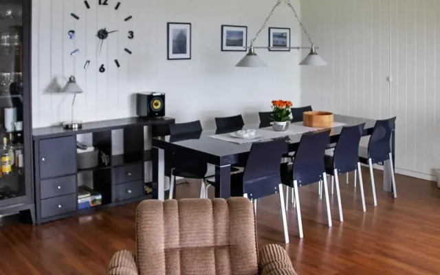 10 Person Holiday Home in Lyngseidet